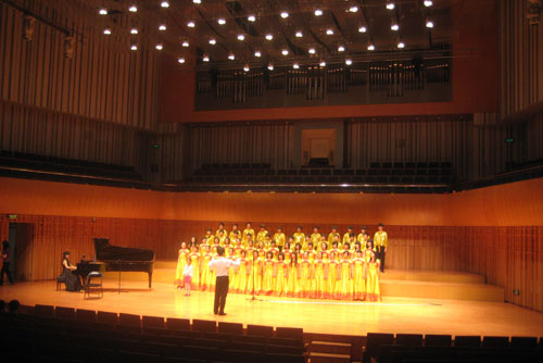 2010我校师生献唱西安音乐厅
